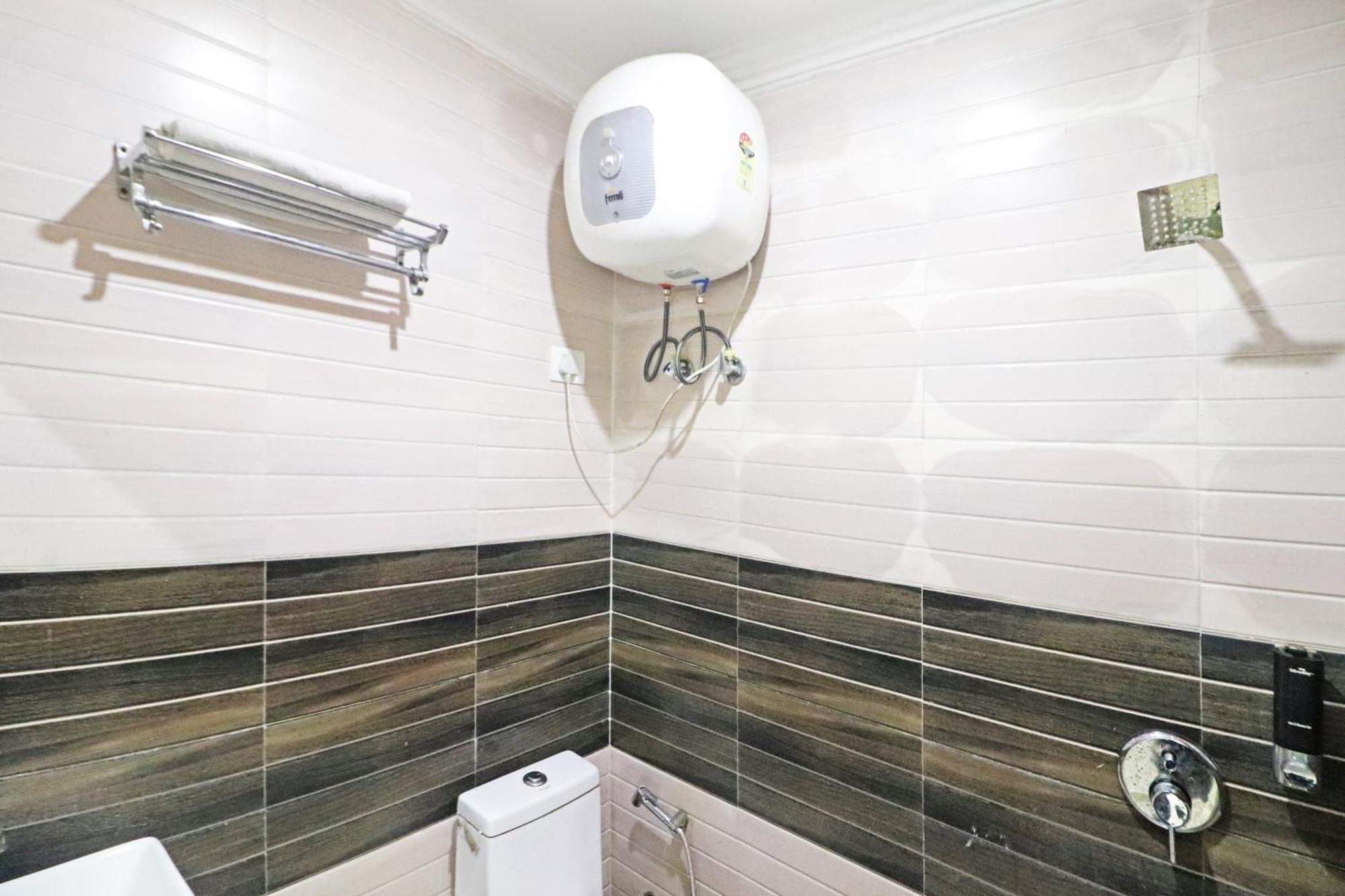 Hotel Trendy Residency - Couple Friendly Hotel Yeni Delhi Dış mekan fotoğraf