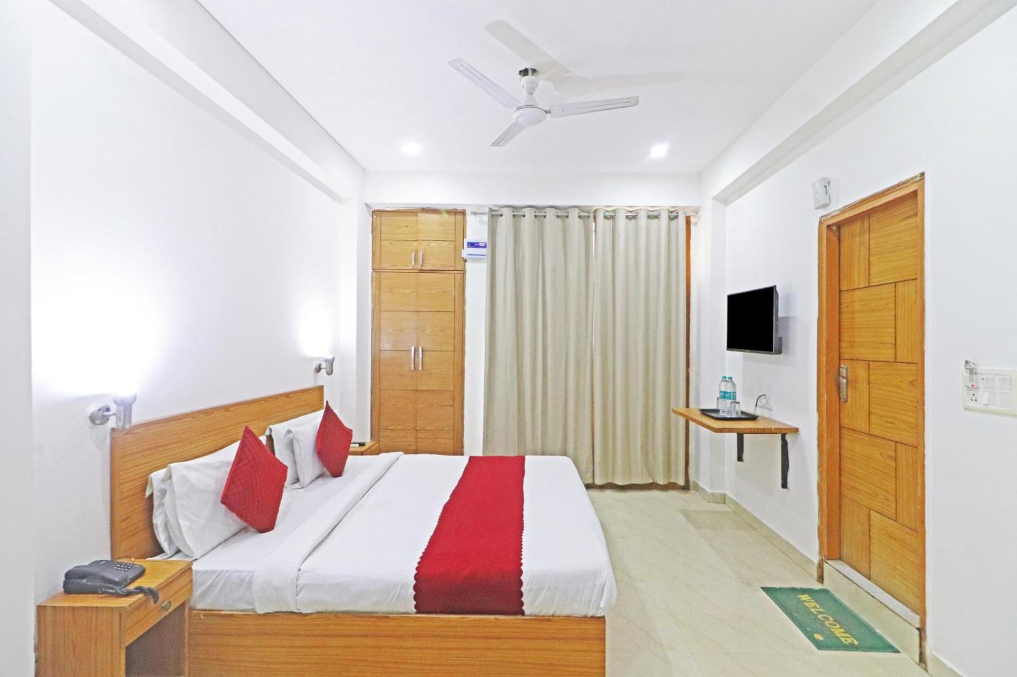 Hotel Trendy Residency - Couple Friendly Hotel Yeni Delhi Dış mekan fotoğraf