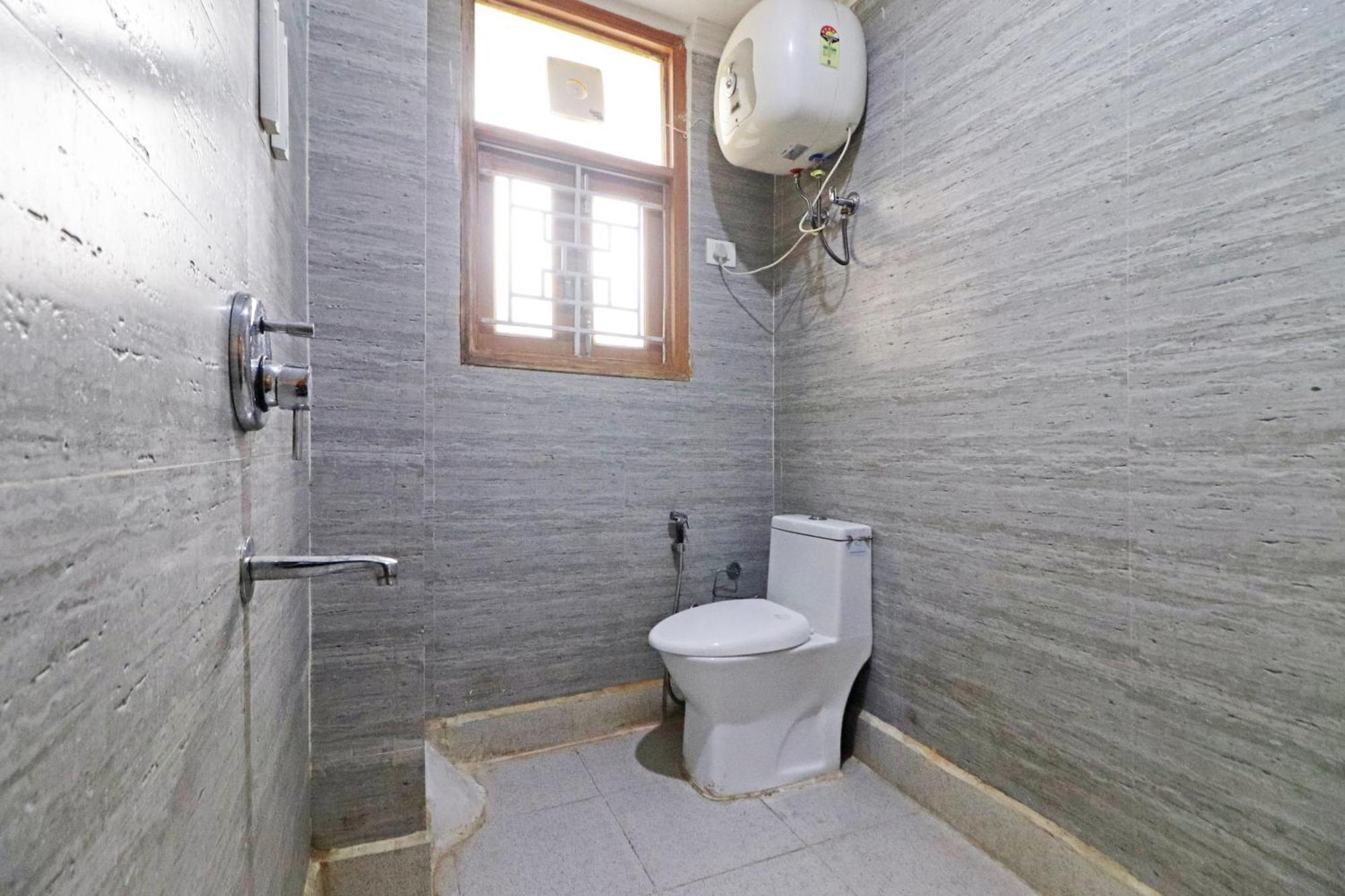 Hotel Trendy Residency - Couple Friendly Hotel Yeni Delhi Dış mekan fotoğraf