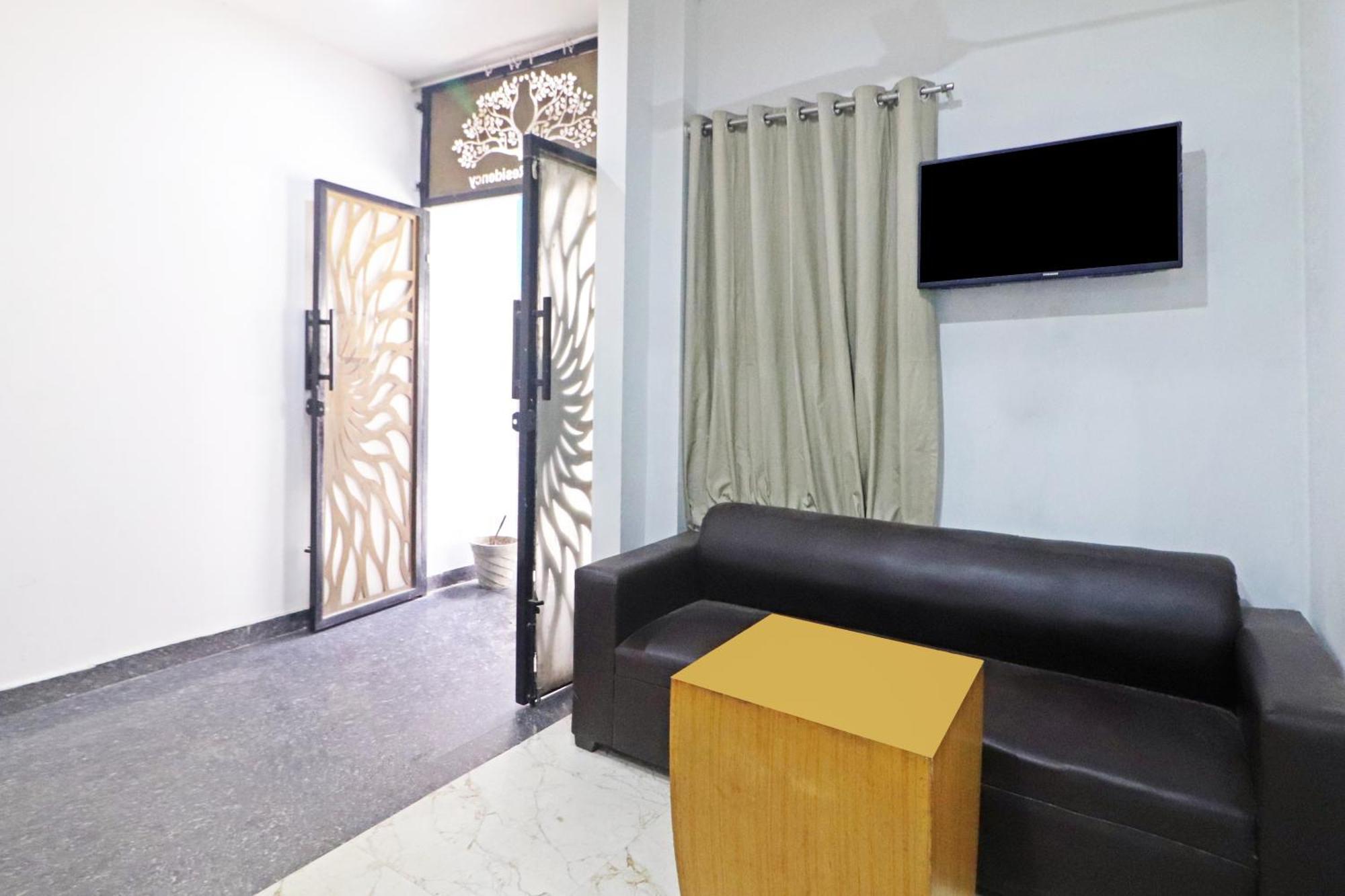 Hotel Trendy Residency - Couple Friendly Hotel Yeni Delhi Dış mekan fotoğraf