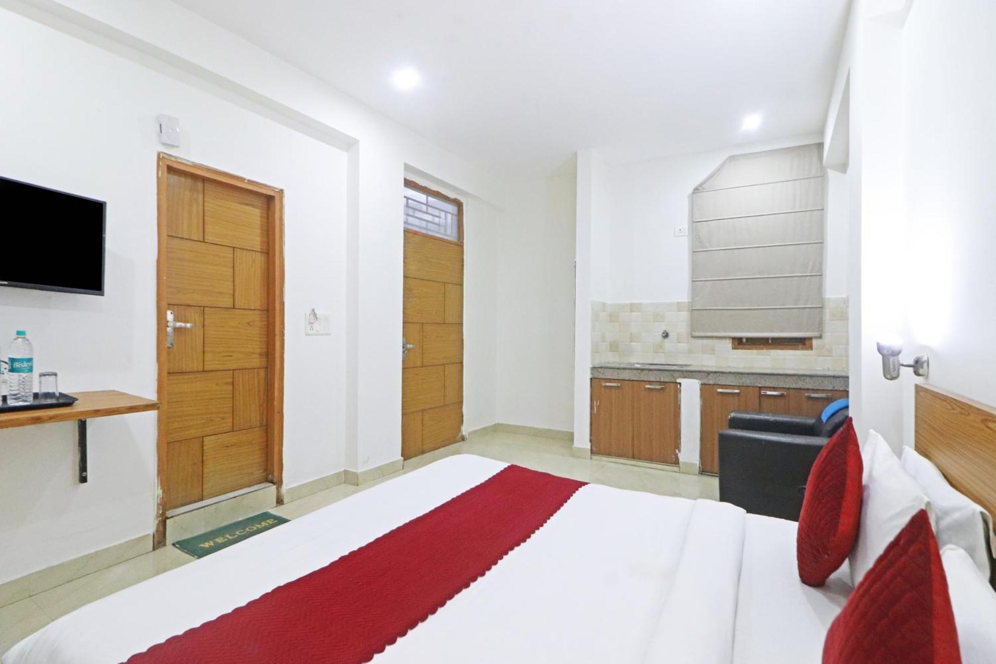 Hotel Trendy Residency - Couple Friendly Hotel Yeni Delhi Dış mekan fotoğraf