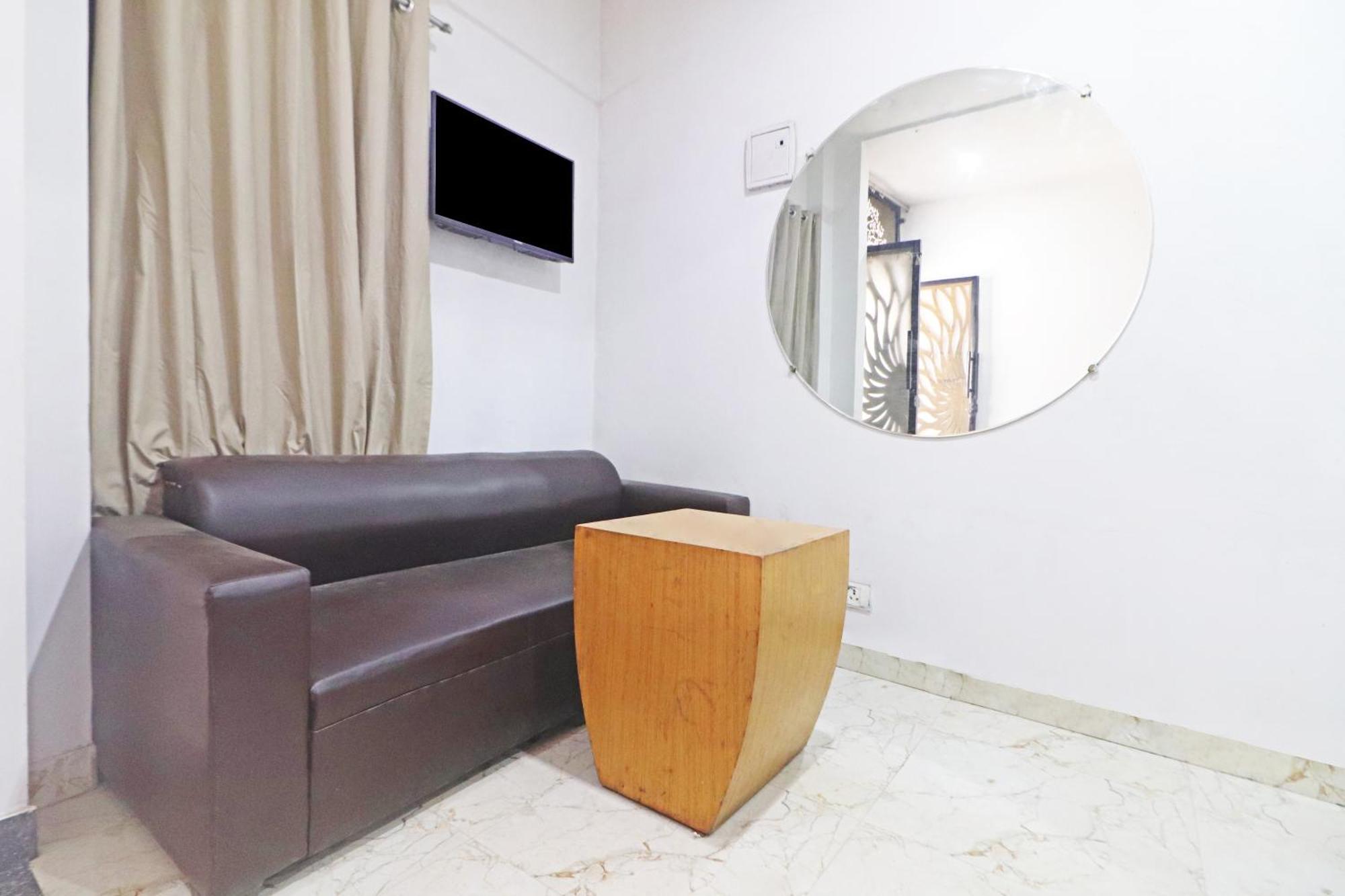 Hotel Trendy Residency - Couple Friendly Hotel Yeni Delhi Dış mekan fotoğraf