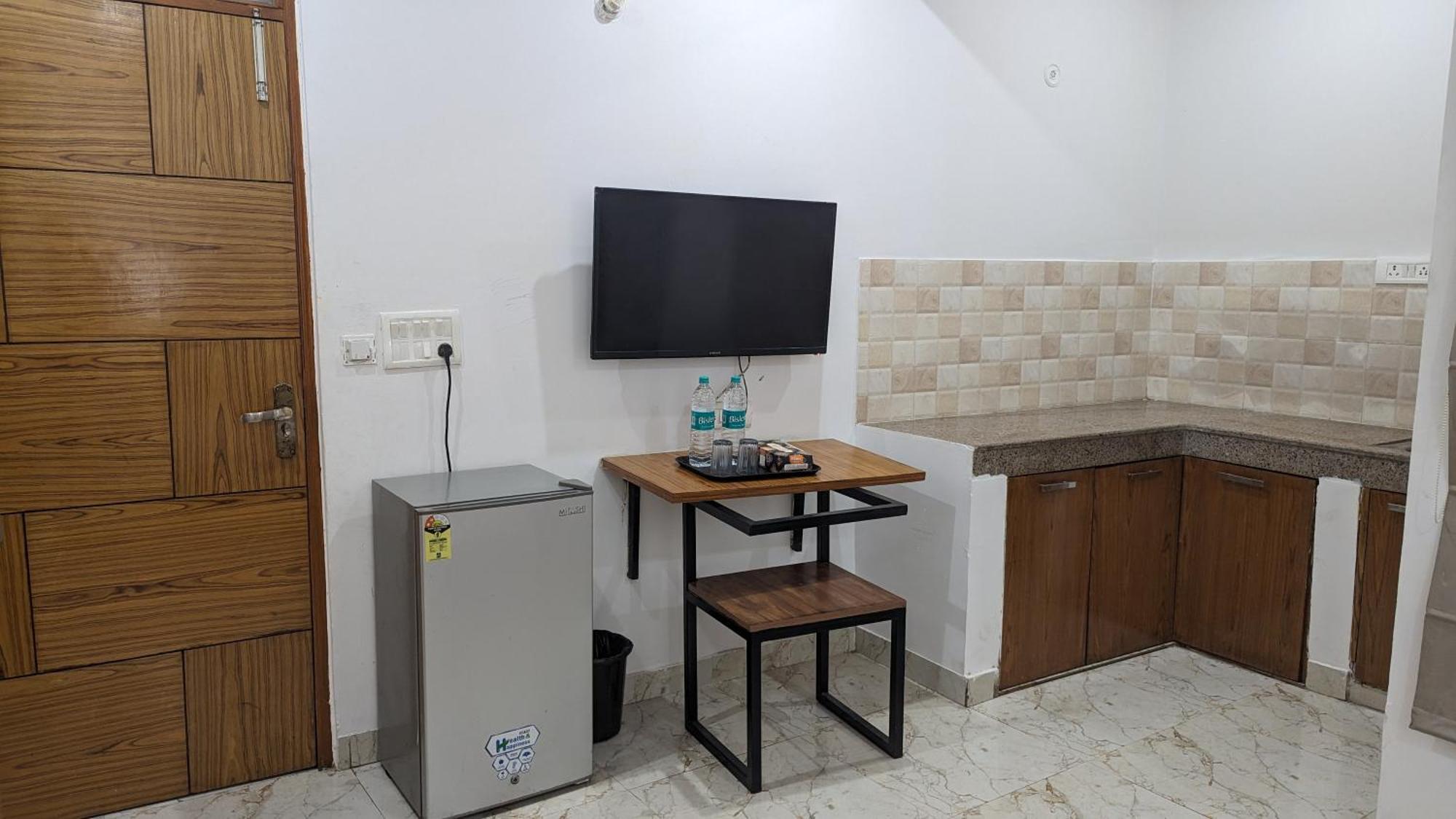 Hotel Trendy Residency - Couple Friendly Hotel Yeni Delhi Dış mekan fotoğraf